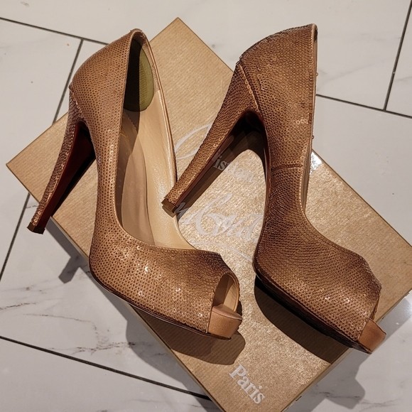 Extremely rare Christian Louboutin Very Prive in "Salmon" (nude) sequin in 37.5 - Picture 16 of 16